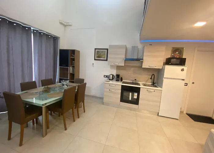 Casa Vacanze Como Lago דירה *